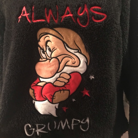 Grumpy Fuzzy Top - Picture 2 of 3